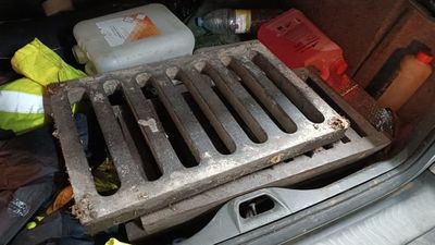 Detenido un hombre en Arganda por robar más de cien tapas de alcantarilla