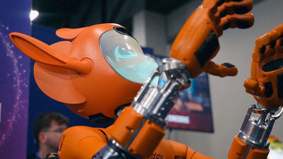 Estas son las tendencias en tecnología para 2025: gafas con IA, coches voladores o mascotas robots