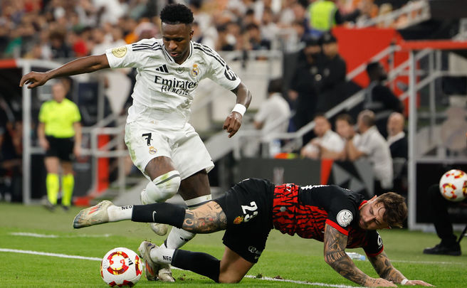 Vinicius ante el Mallorca / EFE