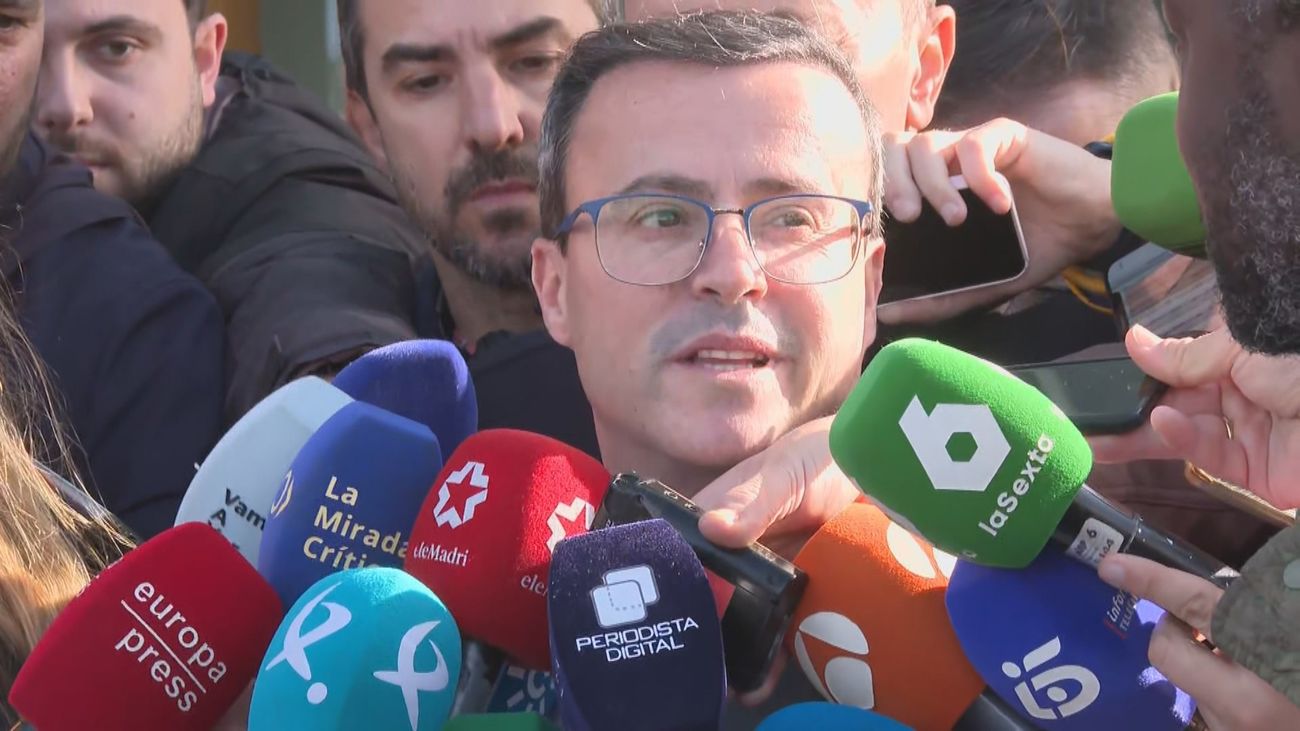 El líder del PSOE extremeño se responsabiliza del puesto de David Sánchez y dice que trabaja "a piñón" en Diputación