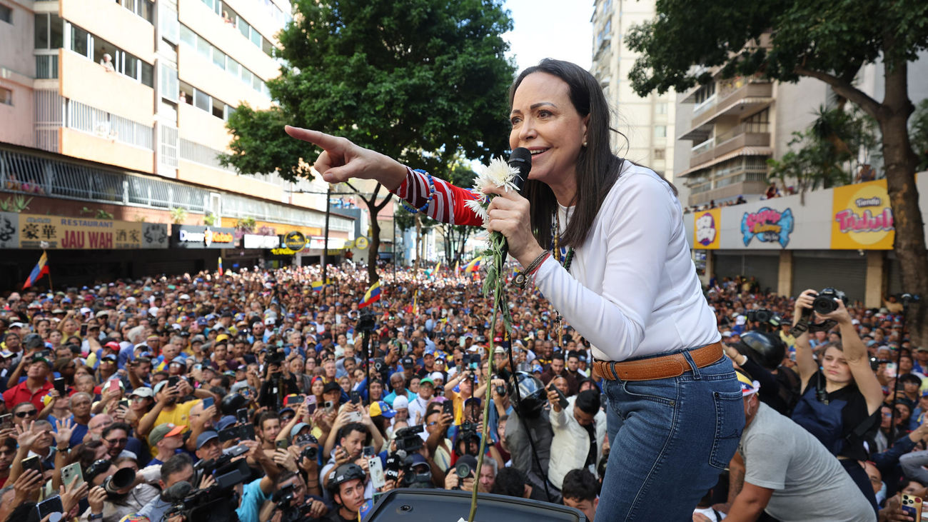 María Corina Machado confirma estar a salvo tras su detención mientras crecen las condenas internacionales