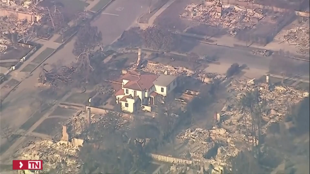 Aumenta a diez la cifra de muertos debido a los incendios que azotan a Los Ángeles