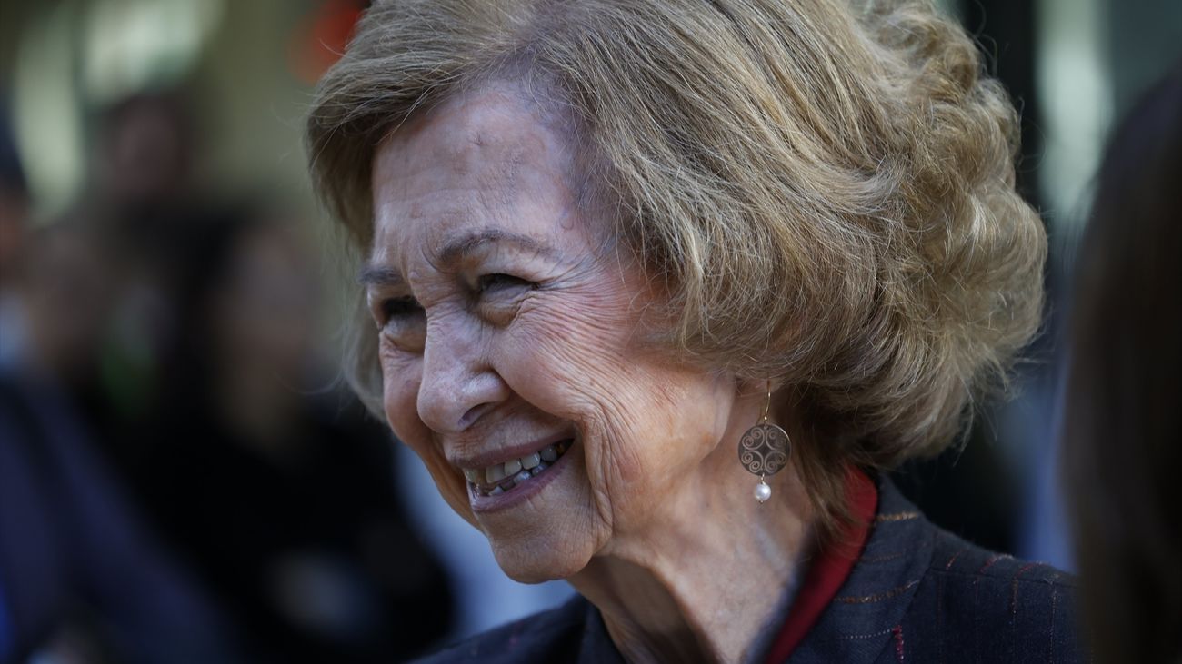 Felipe VI entrega el Toisón de Oro a la Reina Sofía en reconocimiento a "su dedicación" a España y a la Corona