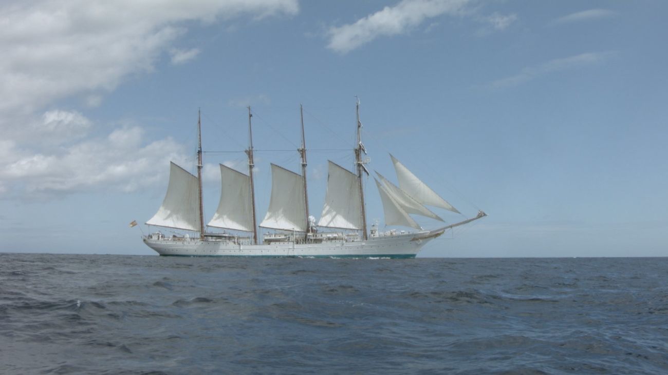 'La vida a cinco nudos', el documental sobre la vida en el buque Juan Sebastián Elcano