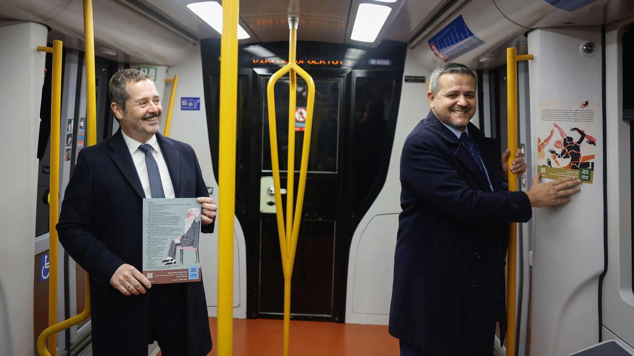 Los 'Libros a la calle' vuelven a viajar por el Metro de Madrid
