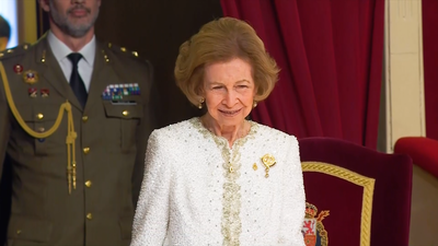 Doña Sofía, quinta mujer en la historia en recibir el Toisón de Oro