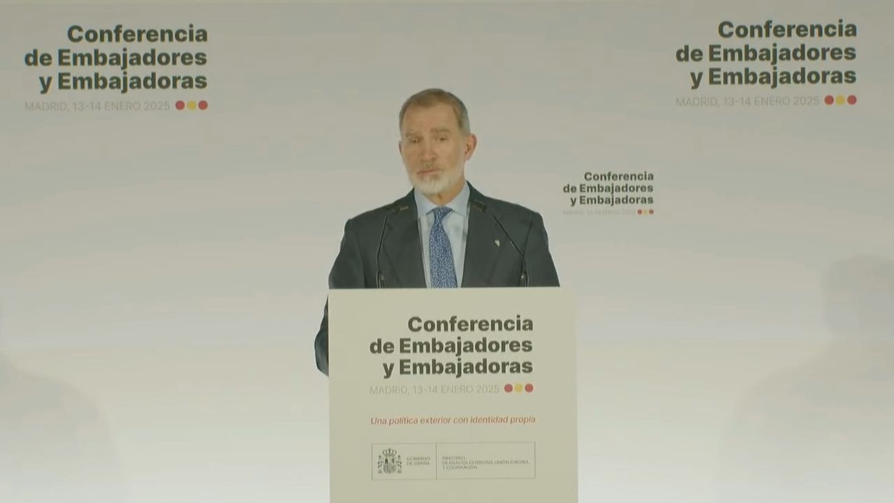 El Rey pide a los embajadores que ofrezcan "una imagen nítida y fiable" de España