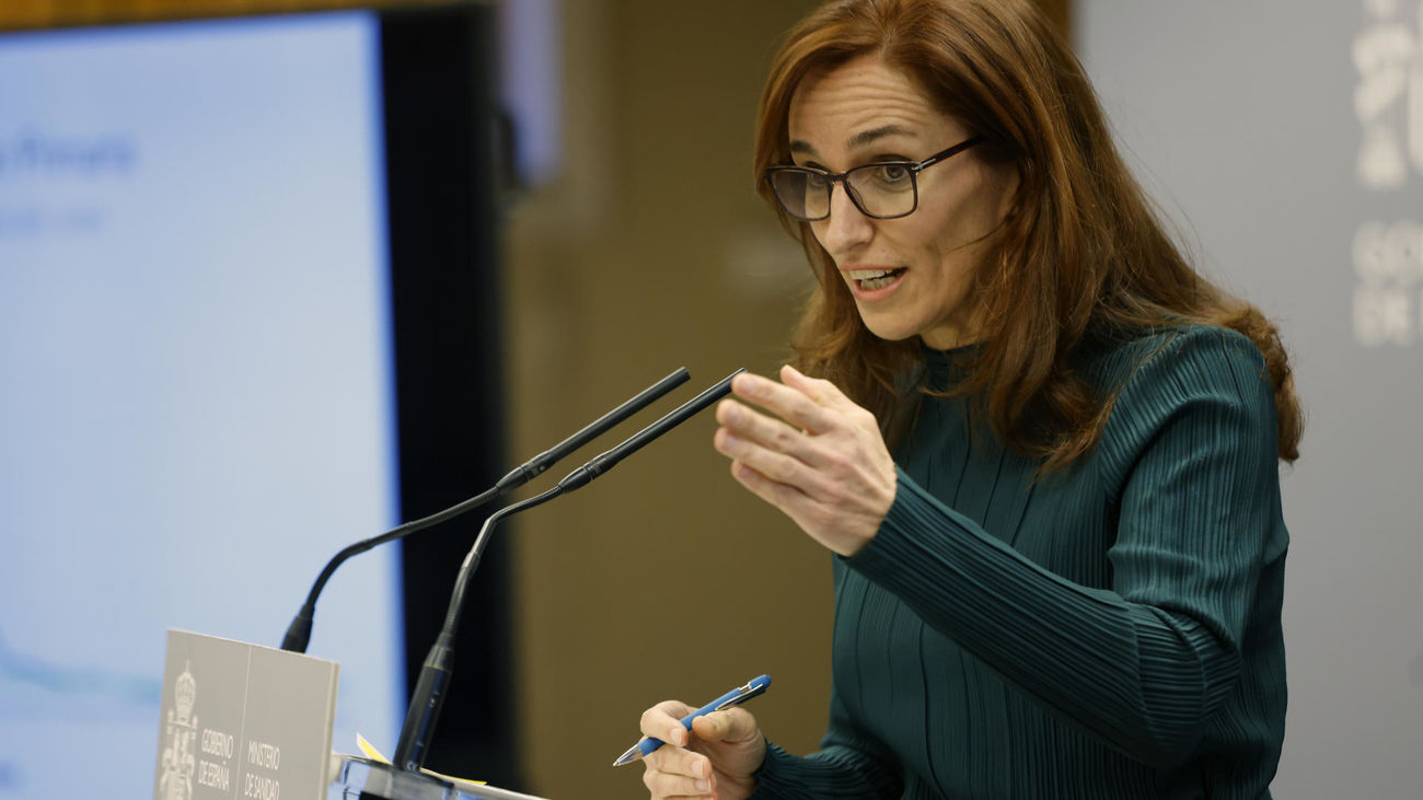 Sanidad plantea prohibir que médicos responsables en hospitales públicos trabajen también en la privada