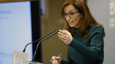 Sanidad plantea prohibir que médicos responsables en hospitales públicos trabajen también en la privada