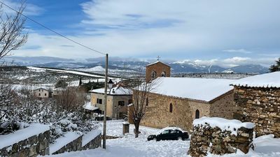 Llega la nieve a la sierra de Madrid: la Aemet activa el nivel amarillo por nevadas este lunes