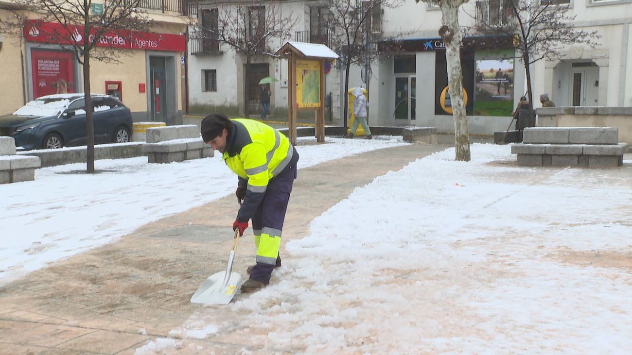La borrasca Garoé deja nieve y  lluvia en Madrid