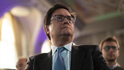 UGT y CCOO piden una reunión urgente con el ministro Óscar López ante la crisis de Muface