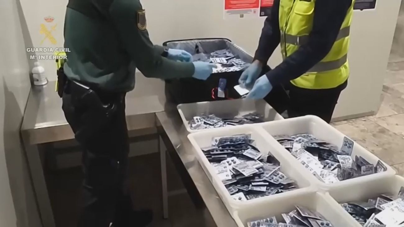 Detenida en Alicante una mujer que transportaba 20.000 viagras de contrabando