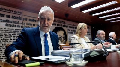Torres reafirma que no tiene relación con Aldama, niega trato con "señoritas" y reta al PP a probar sus acusaciones
