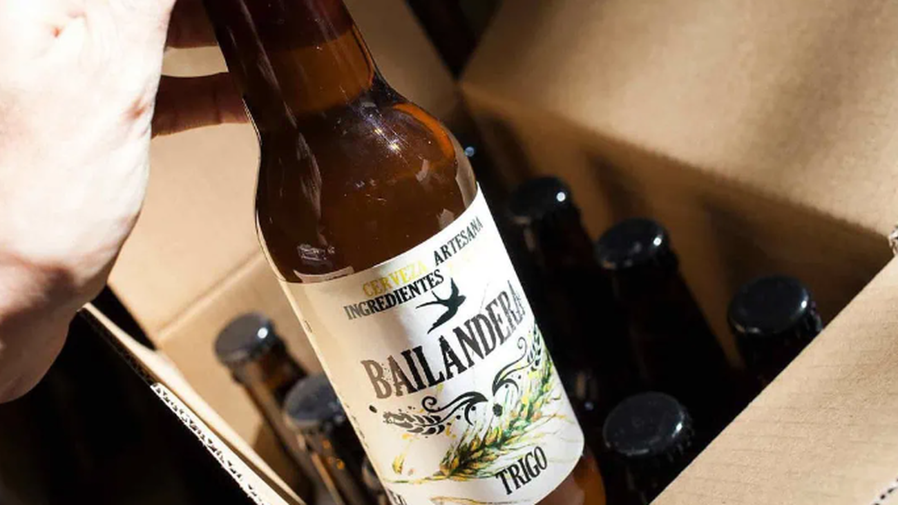 Cerveza Bailandera, la aventura de cuatro madrileñas que se marcharon a la Sierra Norte para crear una cooperativa