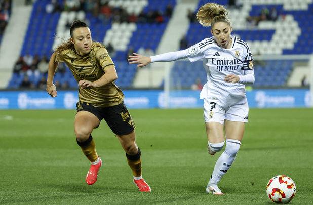 Olga Carmona ante la Real Sociedad / EFE