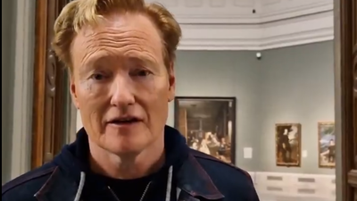 Conan O'Brien antes de presentar los Oscar se da una vuelta por El Prado