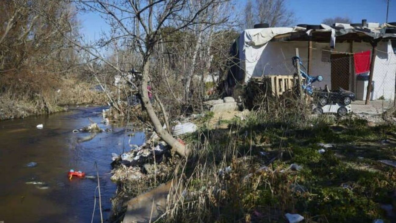 Asentamiento ilegal junto al río Guadarrama