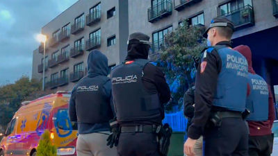 Un hombre muerto y dos heridos por arma blanca en otra pelea  en el ‘hotel okupa’ de San Blas