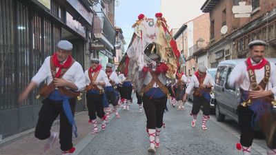 Colmenar Viejo celebra en sus calles la tradicional fiesta de La Vaquilla