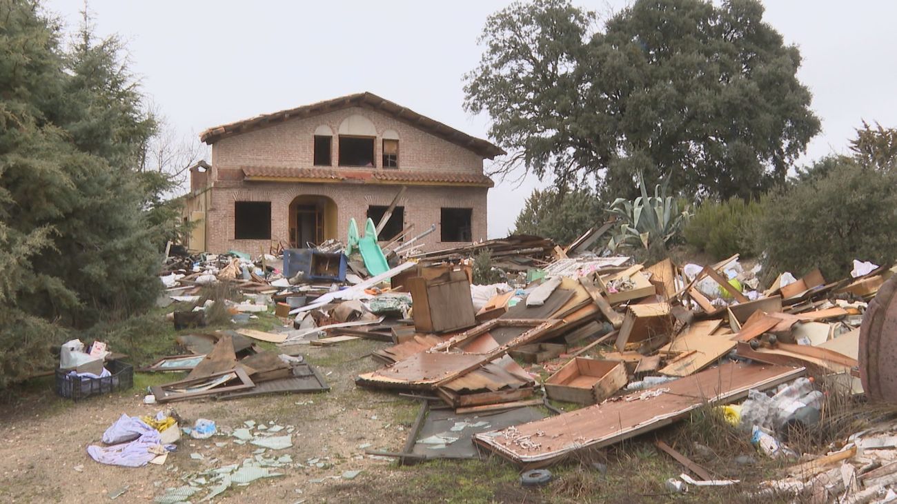 Identificados tres autores de vertidos ilegales en fincas de Navalcarnero