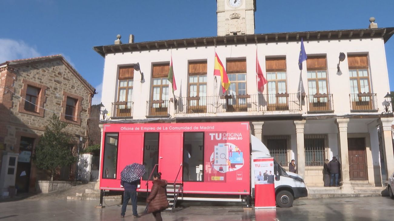 La oficina móvil de empleo, este martes en Miraflores de la Sierra