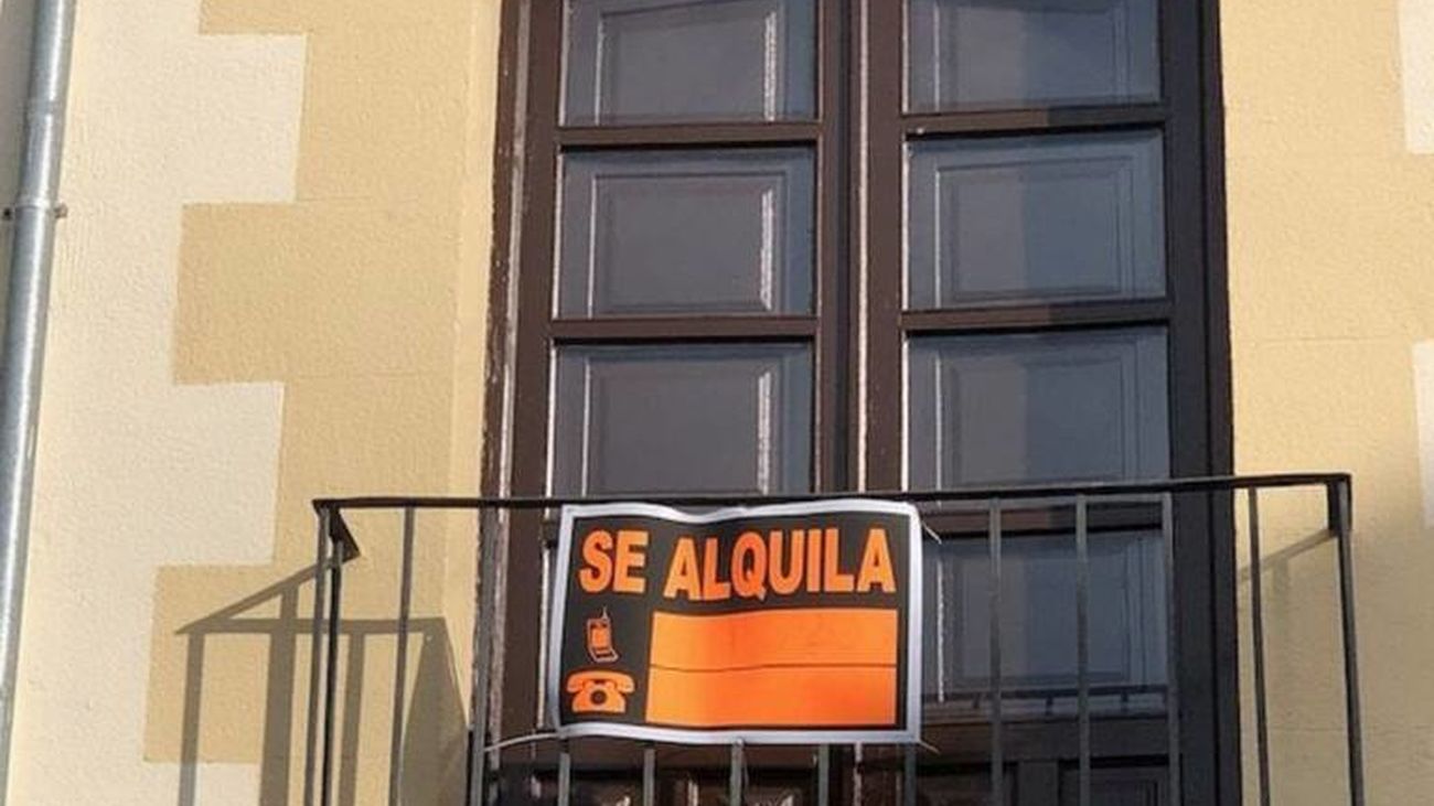 Un 87% de jóvenes emancipados comparten piso y casi un 35% ingresa menos de 1.000 euros al mes