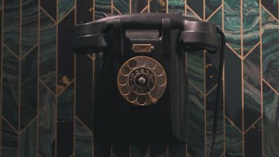 El teléfono de la Gran Vía con el que Ava Gardner hablaba con Frank Sinatra