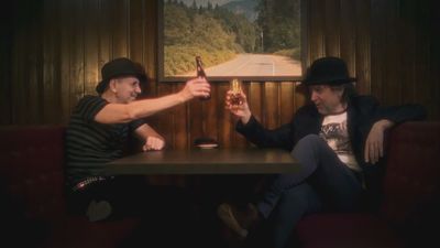 Alejo Stivel y Joaquín Sabina recuerdan sus "años mozos" en 'Yo era un animal' gracias a la IA