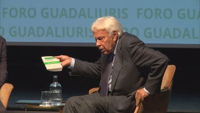 Felipe González acusa al Gobierno de incumplir la Constitución al no haber presentado aún los presupuestos