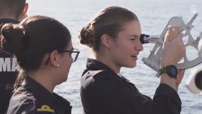 La princesa Leonor, una más en el 'Juan Sebastián Elcano': subida a palos, uso de sextante y guardias