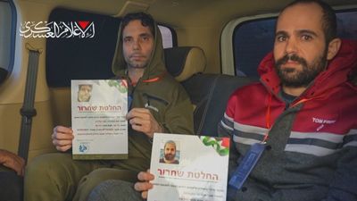 Hamás libera a tres rehenes israelíes a cambio de 183 presos palestinos