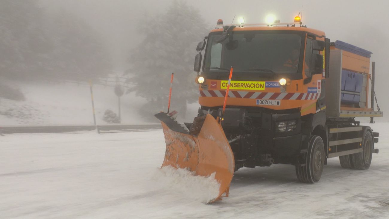¿Cómo funciona un camión quitanieves?