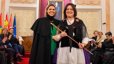 Alcalá de Henares entrega el bastón de mando a la ‘Alcaldesa de las Águedas’