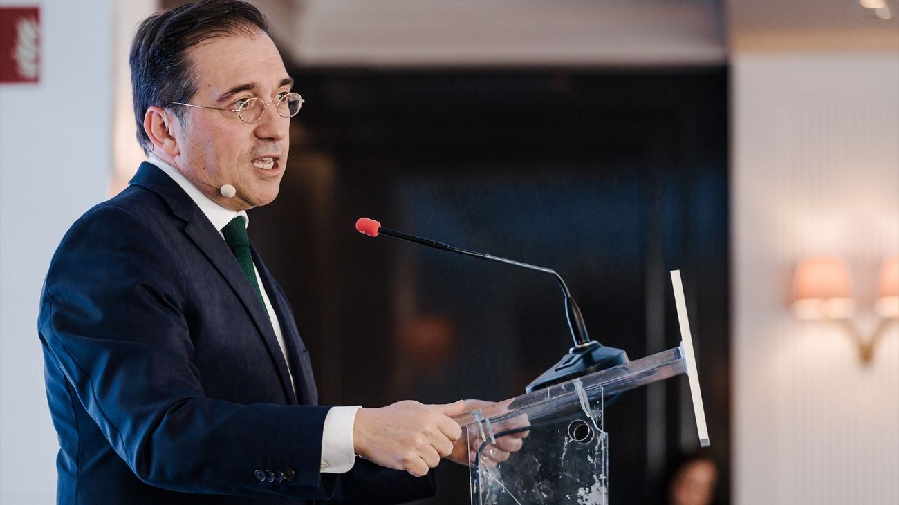 Albares cesa al embajador en Corea del Sur tras reunirse con Ayuso