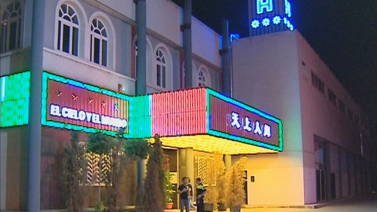 Prostitución y drogas en el narcokaraoke chino 'El cielo y el Mundo' de Parla