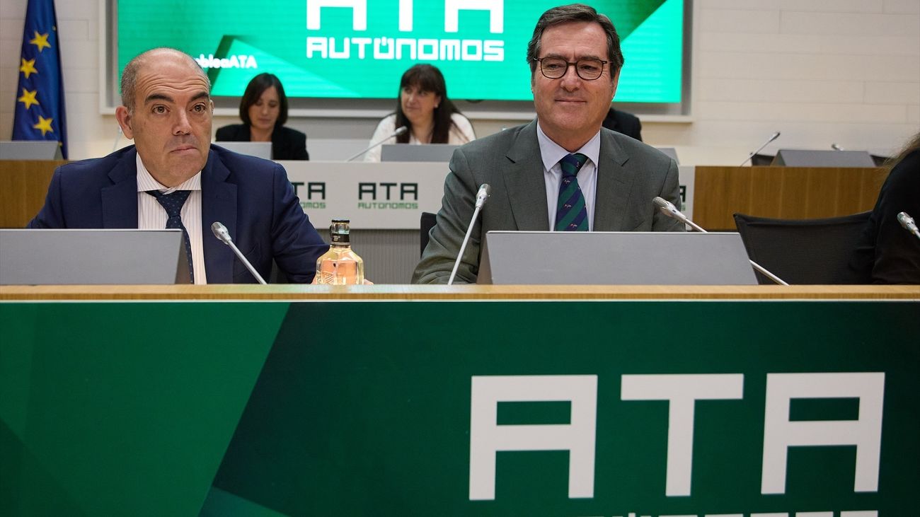 CEOE y ATA insisten en enmarcar en los convenios la reducción de la jornada laboral