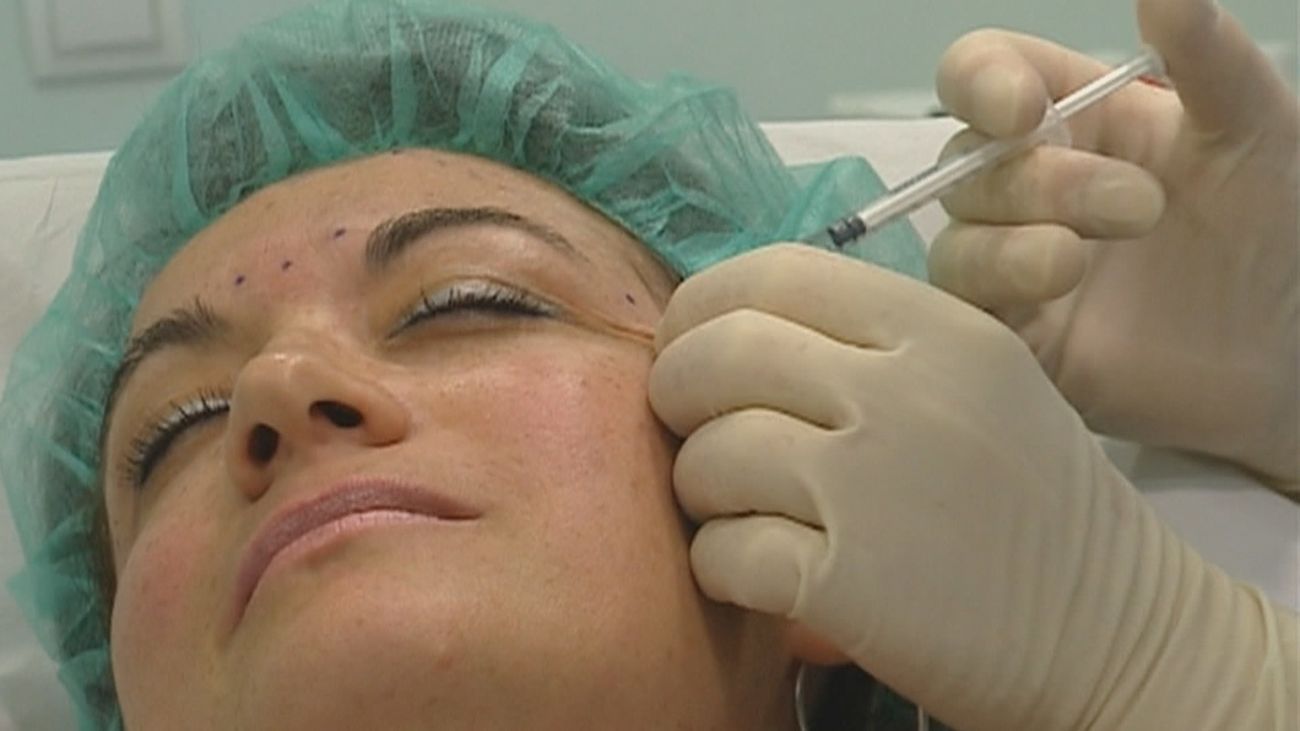 Advierten del riesgo de someterse a tratamientos estéticos por personas no cualificadas