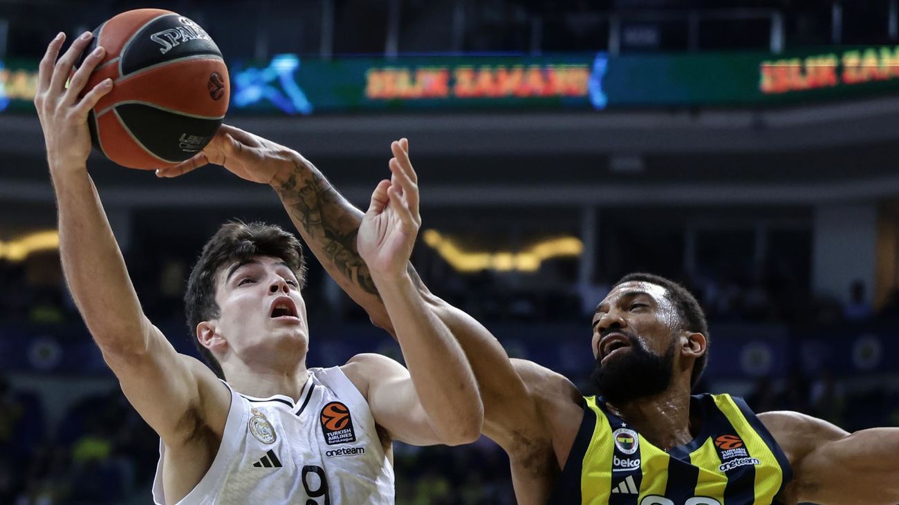 Hugo González ante el Fenerbahce