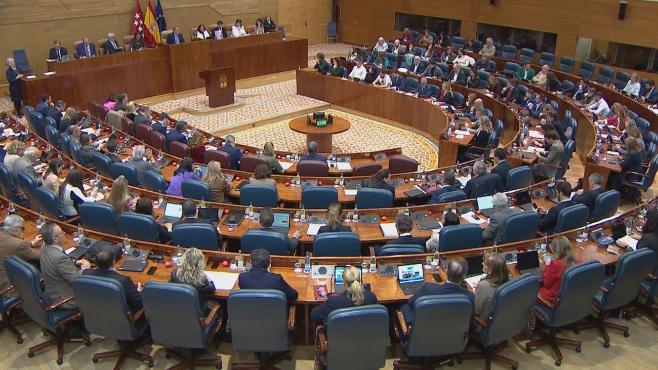 El Pleno de la Asamblea debatirá la creación de dos comisiones sobre la quita de deuda (PP) y el FLA (Más Madrid)