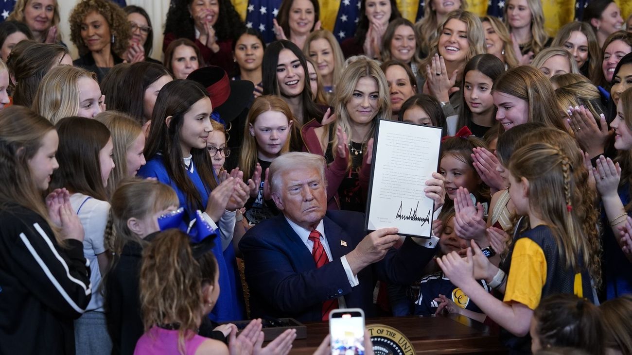 Trump prohíbe a las mujeres trans competir en deportes femeninos en Estados Unidos
