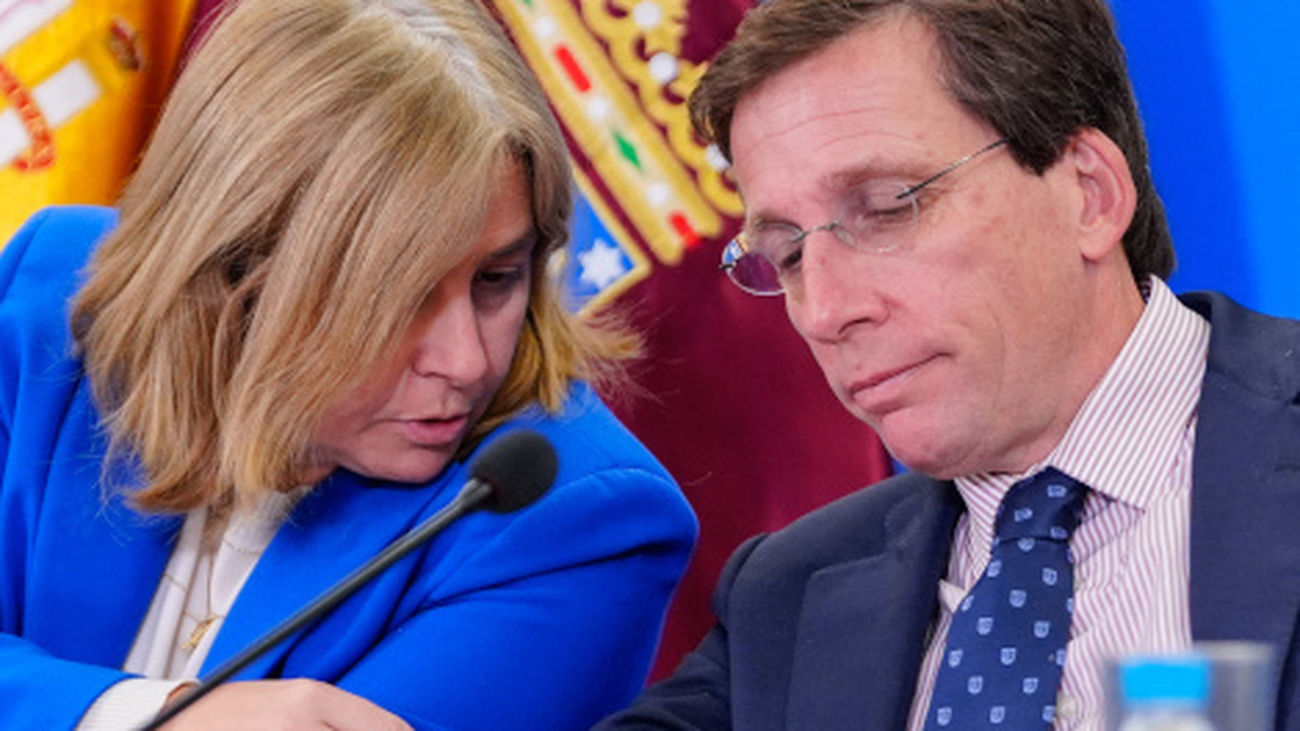 La delegada de Seguridad, Inma Sanz, y el alcalde de Madrid, José Luis Martínez Almeida