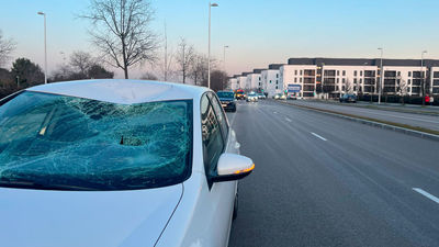 Un patinador gravemente atropellado al cruzar un paso de cebra en el distrito de Hortaleza