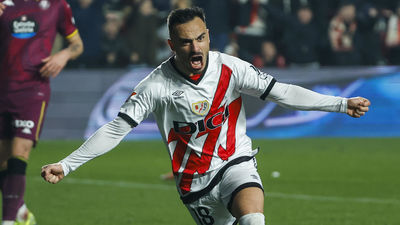 1-0. Un Rayo histórico desata la euforia en Vallecas a costa del Valladolid