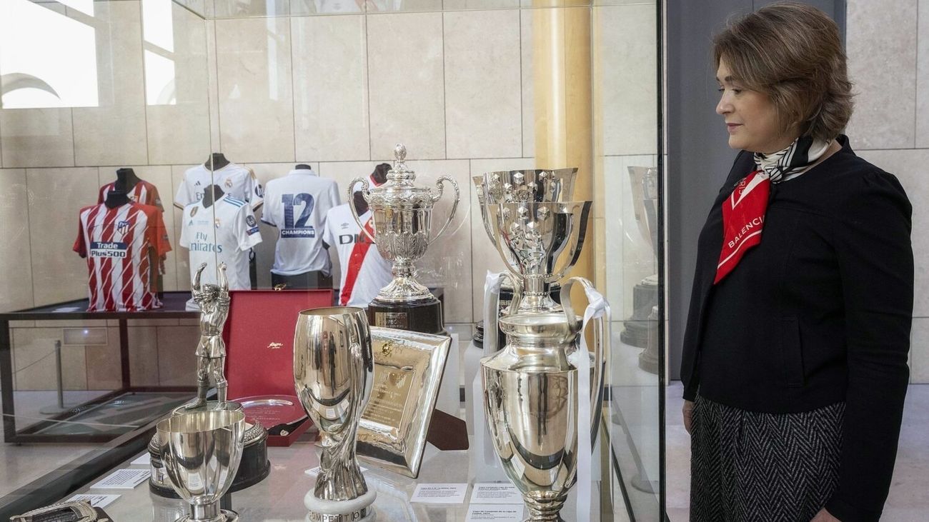 Marta Rivera de la Cruz visita la exposición  'Invictus'