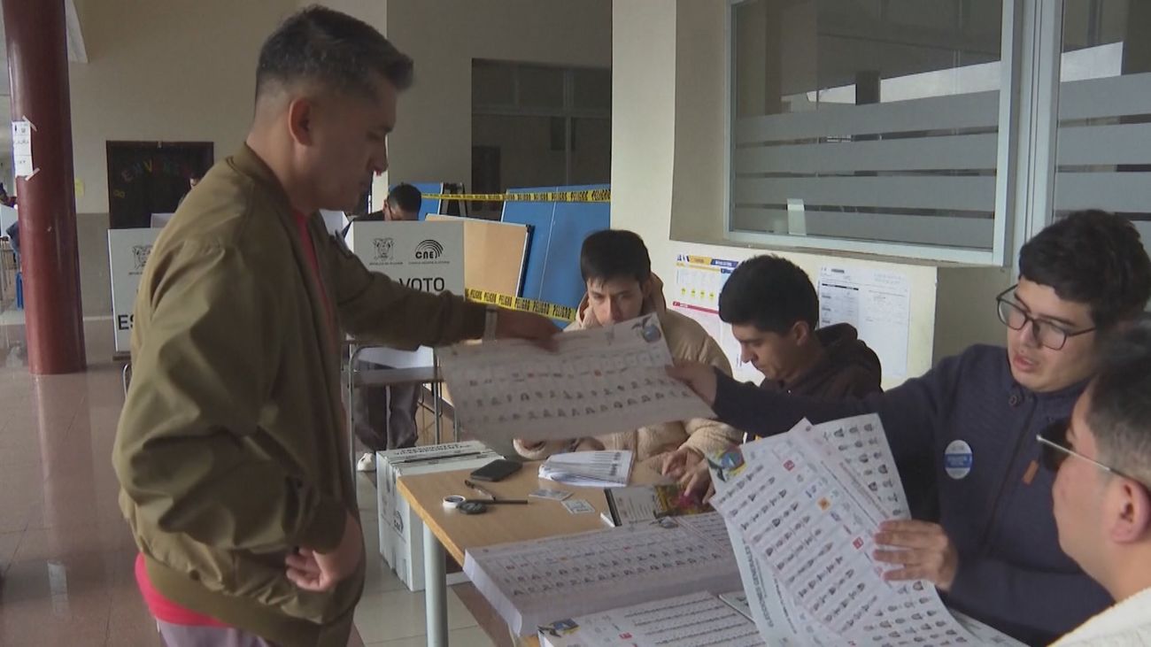 Alta participación en la jornada electoral de los ecuatorianos residentes en Madrid