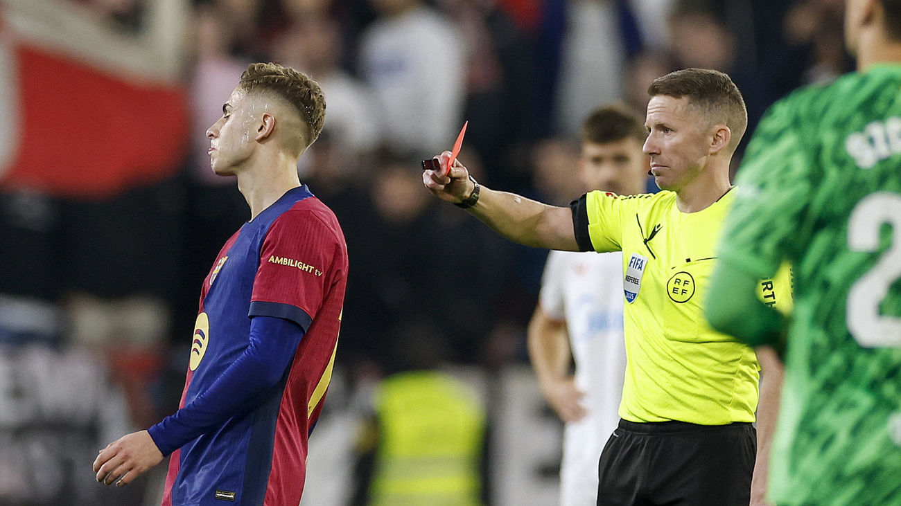 Los lloros de Pedri y Gavi por la expulsión de Fermín ante el Sevilla