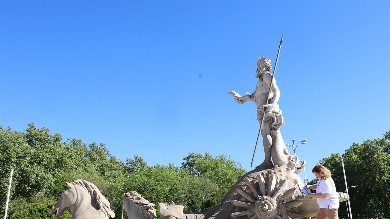 Neptuno ya luce sin lona y esta semana quedará libre de andamios