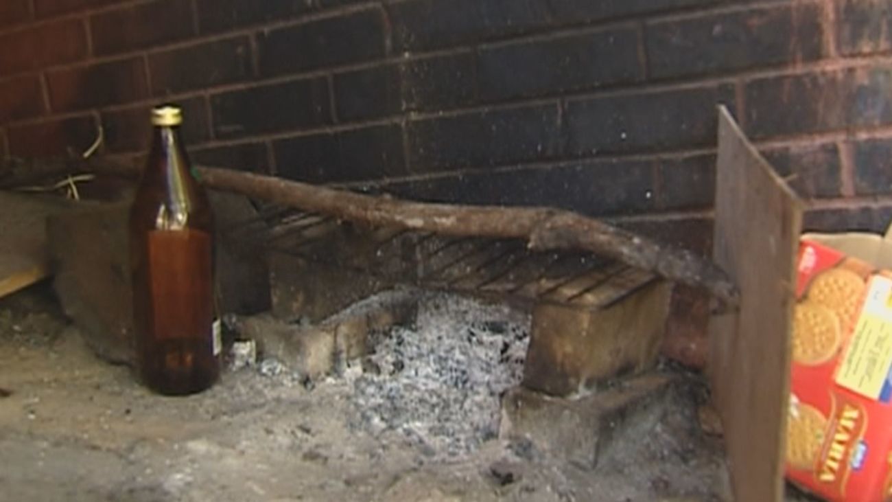 Encuentran el cadáver calcinado  de un indigente  bajo una pasarela peatonal en Usera