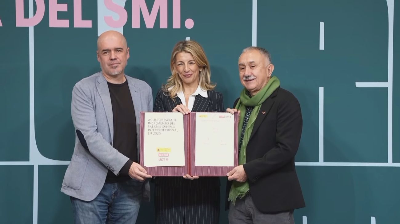 Trabajo y sindicatos firman el acuerdo de subida del SMI hasta los 1.184 euros mensuales